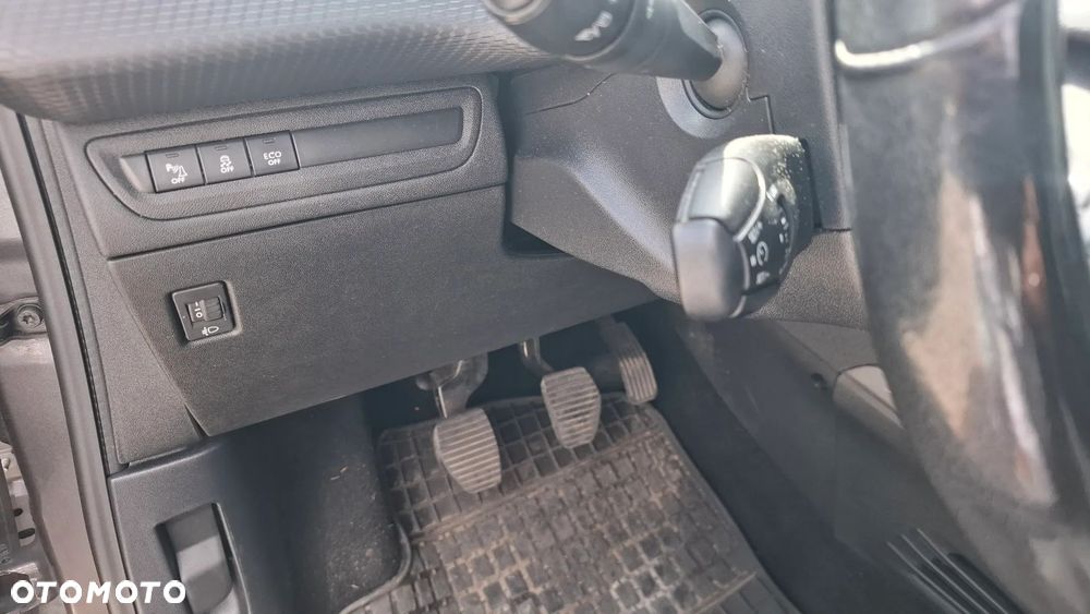 Peugeot 2008 1.2 Pure Tech Active S&S - 8