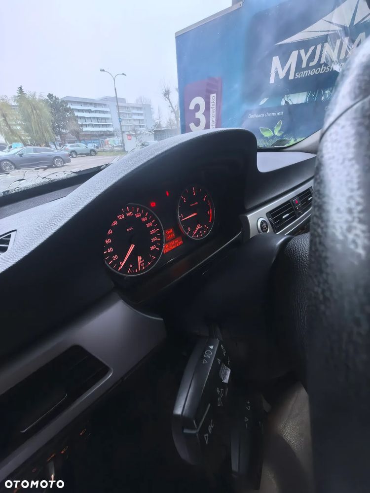 BMW Seria 3 318d - 8