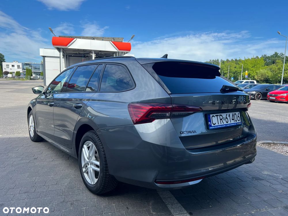 Skoda Octavia 2.0 TDI Selection DSG - 4