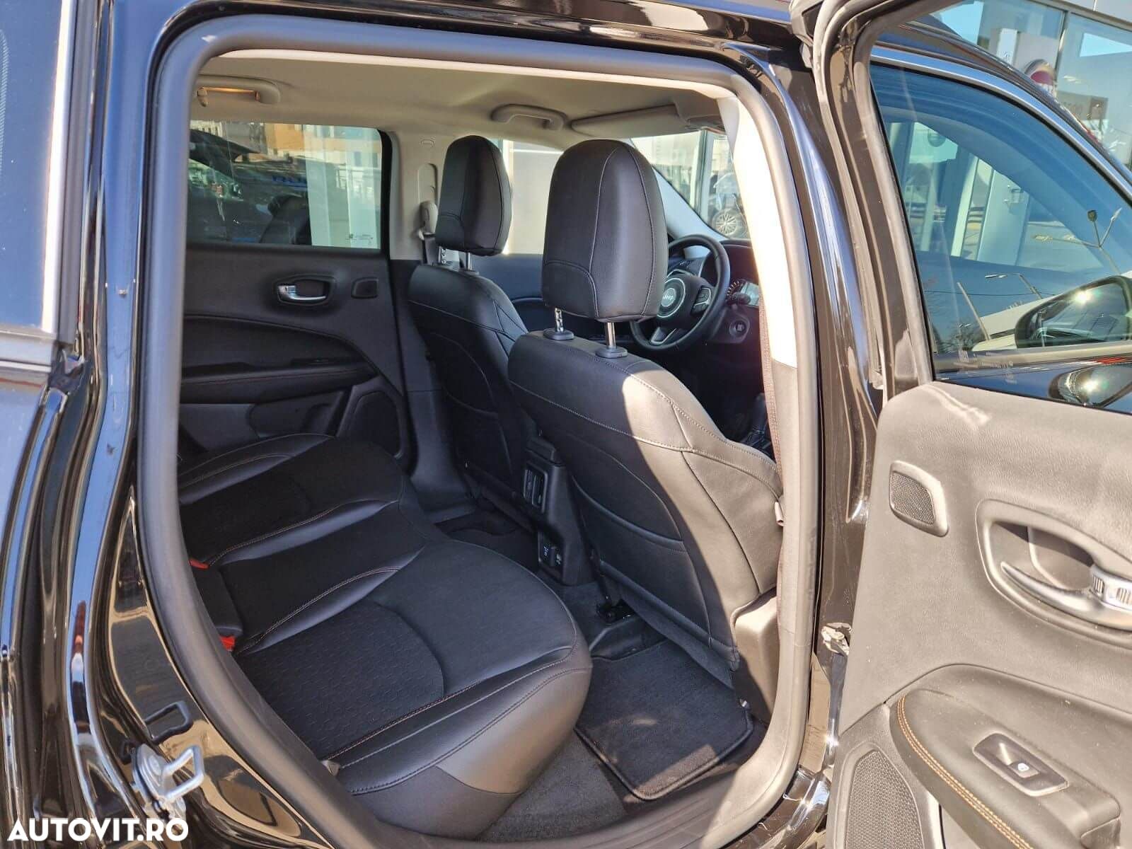 Jeep Compass - 10