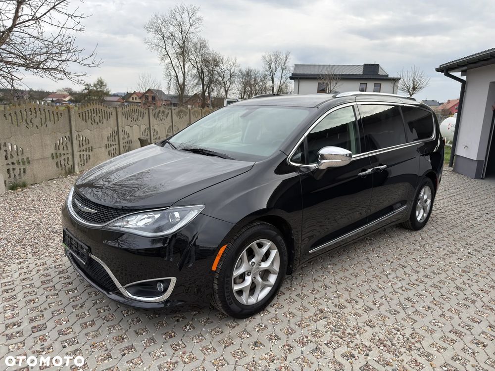 Chrysler Pacifica - 6