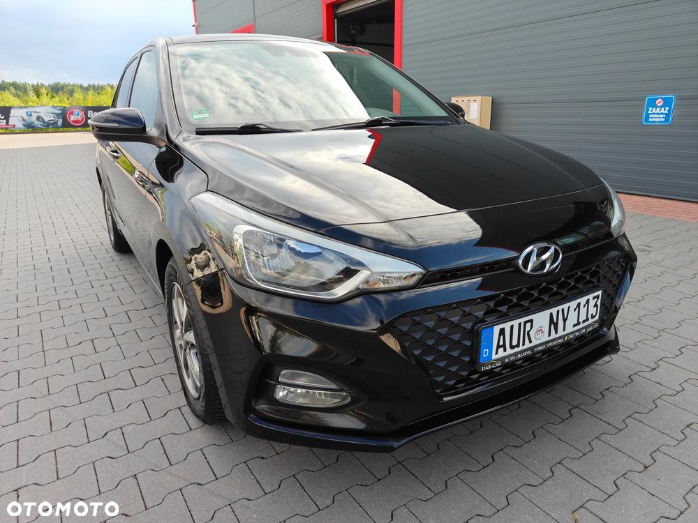 Hyundai i20 blue 1.2 Pure - 10