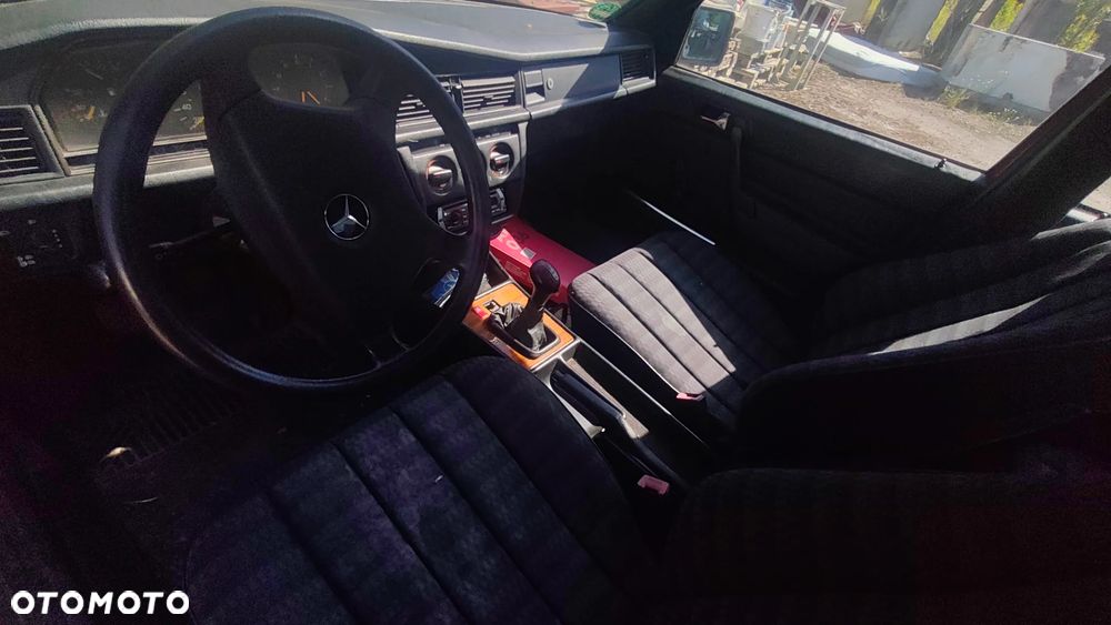 Mercedes-Benz W201 (190) - 15