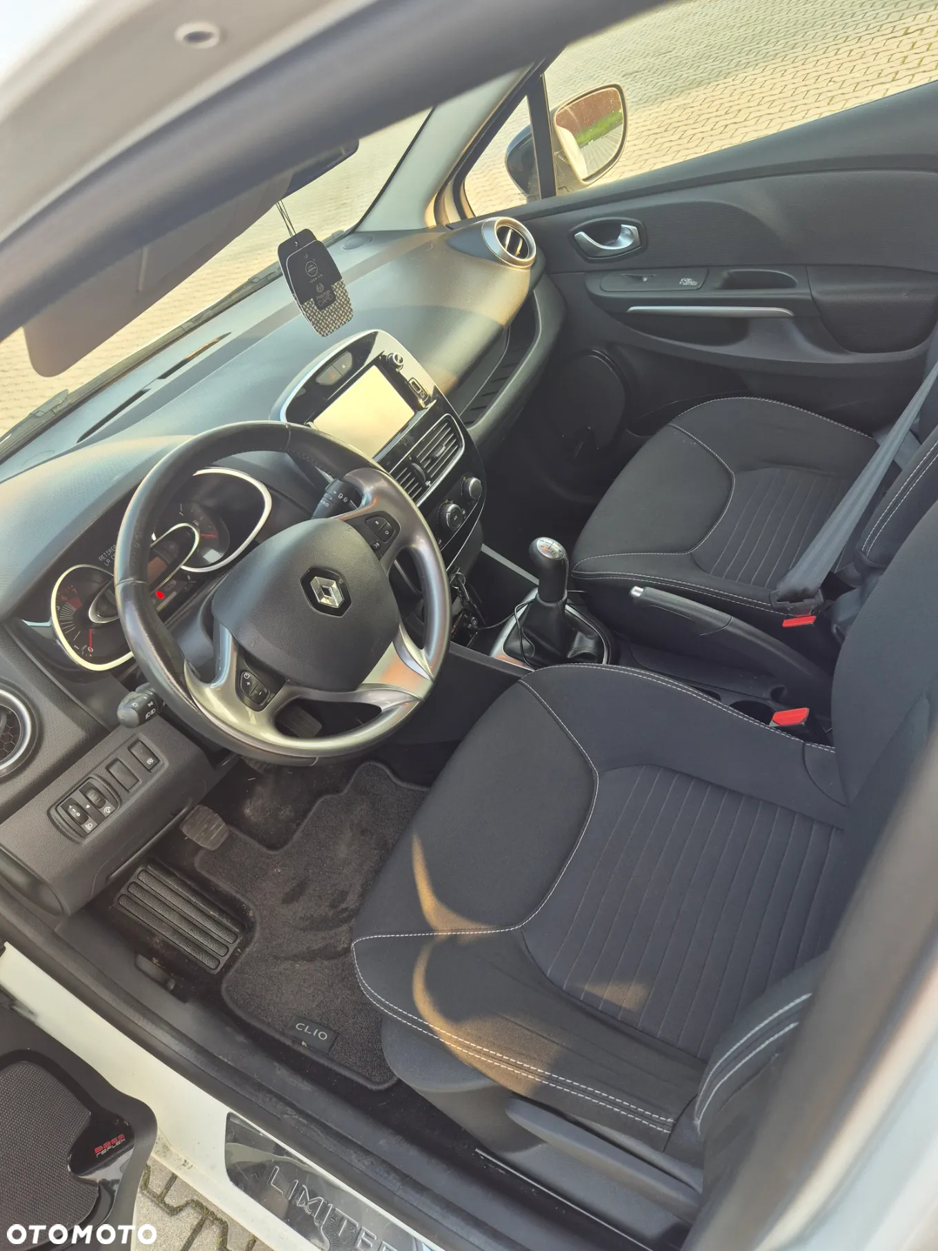 Renault Clio 0.9 TCe Limited - 26