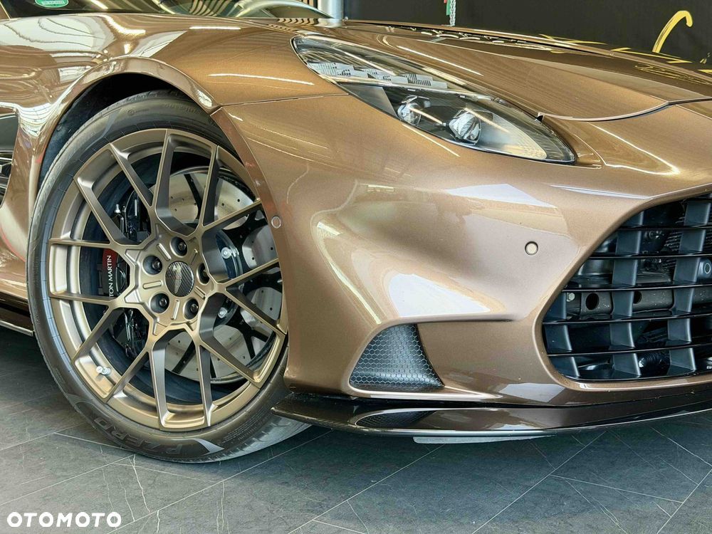 Aston Martin Vanquish - 39