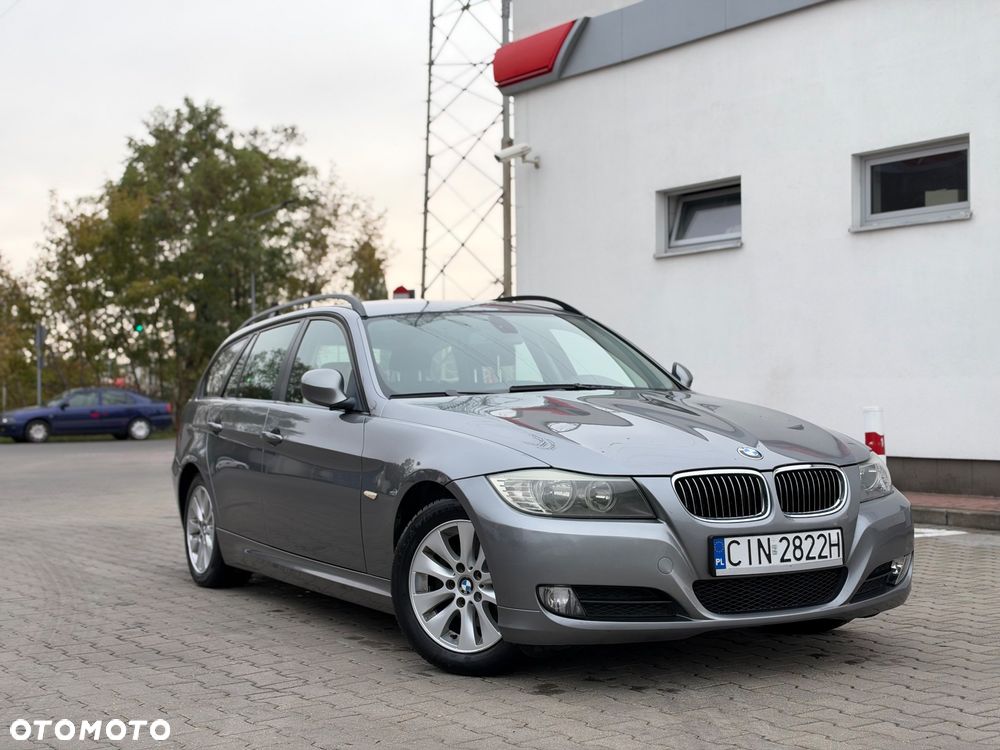 BMW 3 Series 2009 photo 2