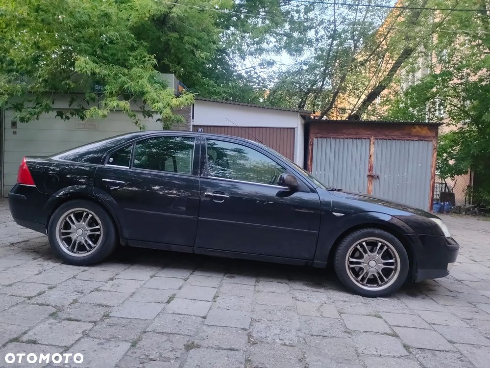 Ford Mondeo 2.0 TDCI Ghia - 10