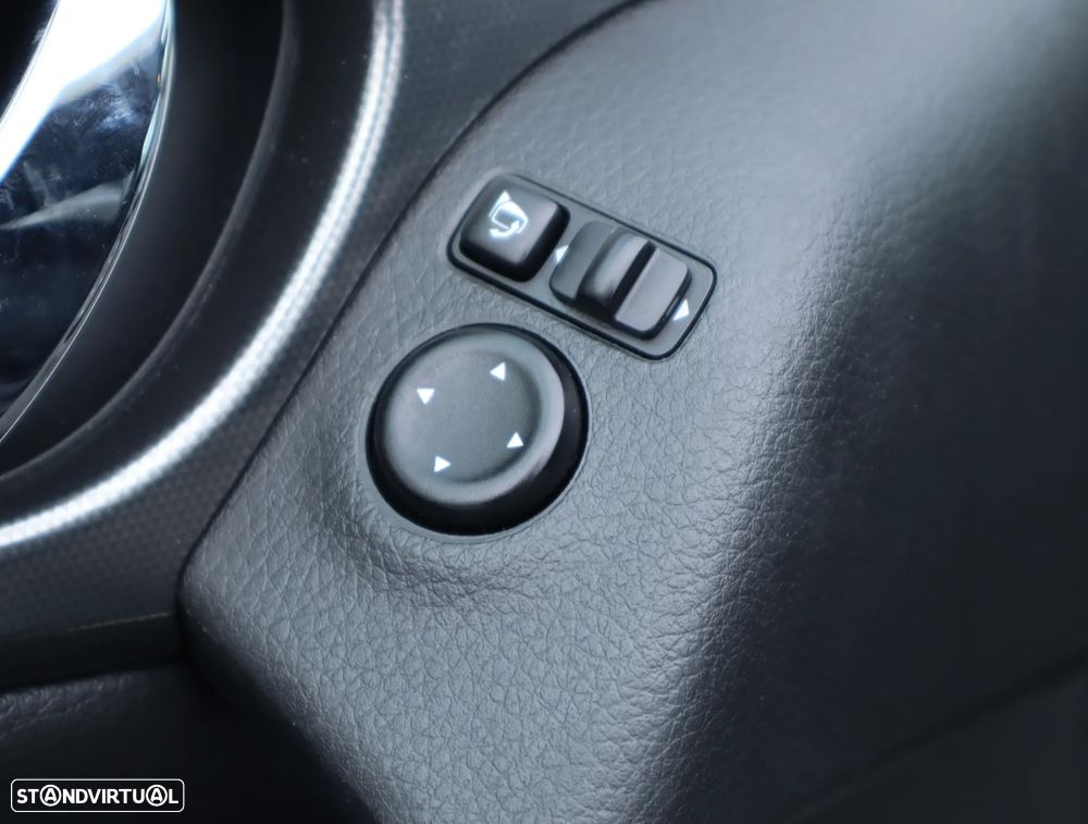 Nissan Qashqai 1.5 dCi N-Connecta - 28