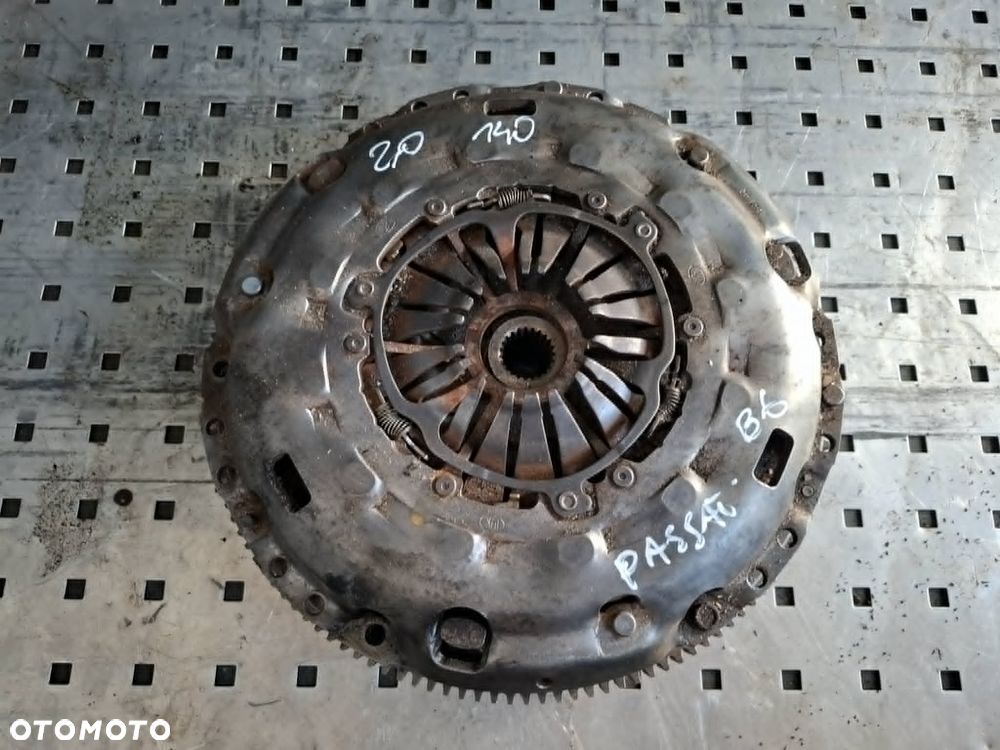 KOŁO DWUMASOWE SPRZĘGŁO DWUMASA VW PASSAT B6 2,0 TDI 140KM - 2