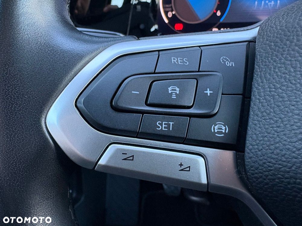 Volkswagen Golf - 23