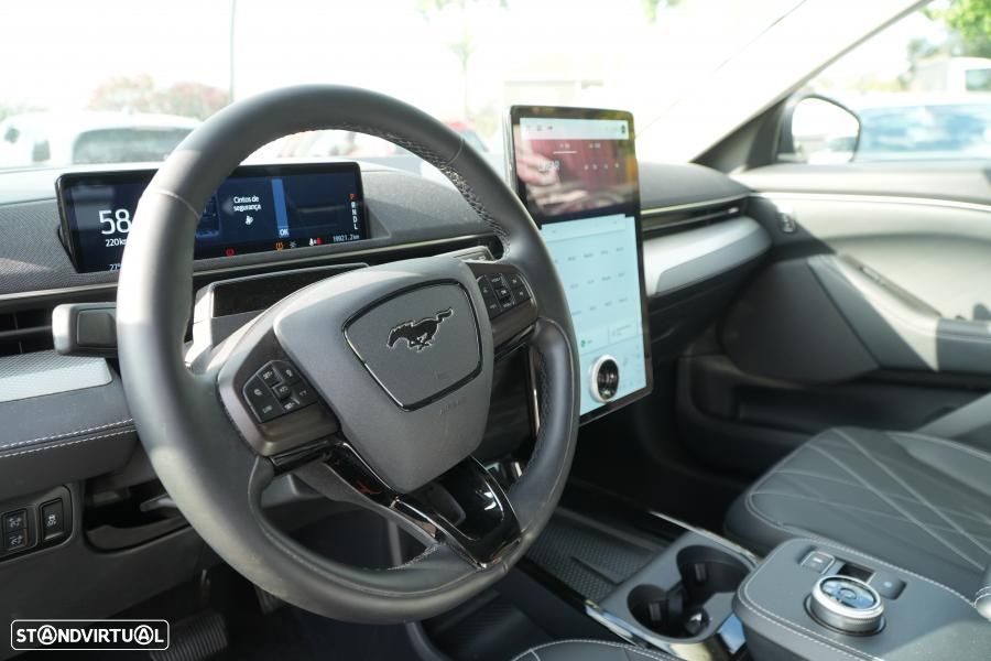 Ford Mustang Mach-E 75.7 kWh Premium AWD - 7