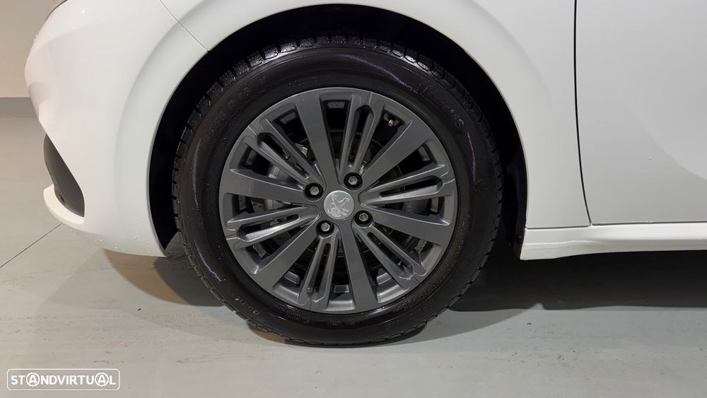 Peugeot 208 1.2 PureTech Signature - 7