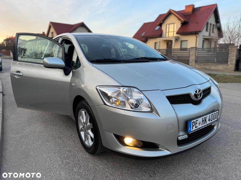 Toyota Auris 1.33 VVT-i Terra - 2