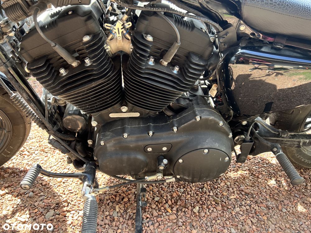 Harley-Davidson Sportster Iron 1200 - 12