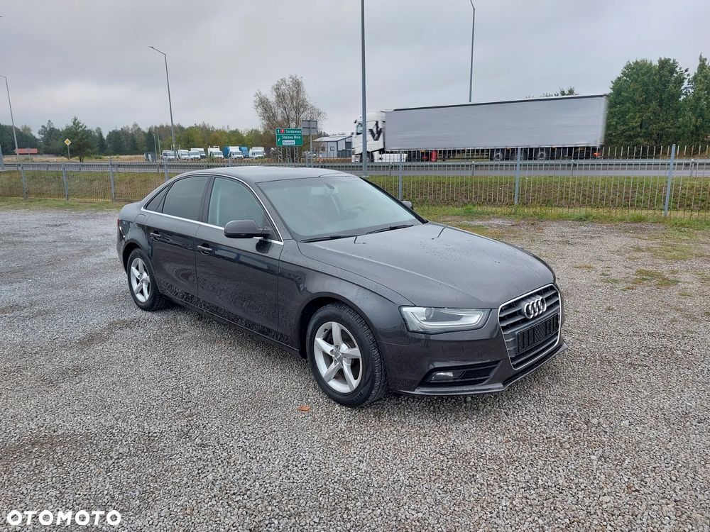 Audi A4 Limousine - 3