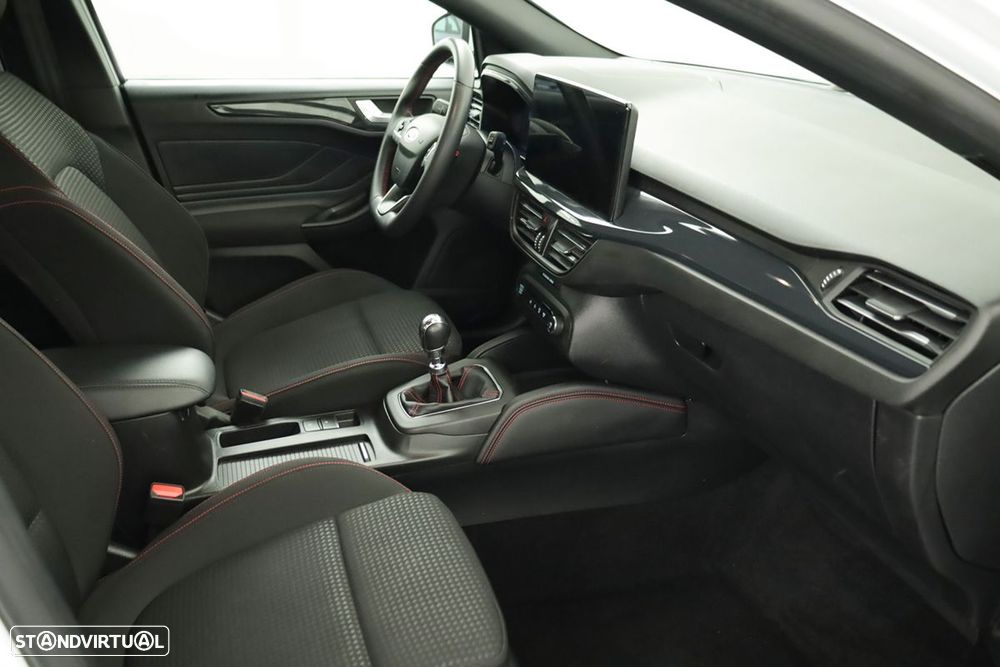 Ford Focus 1.0 EcoBoost MHEV ST-Line X - 21