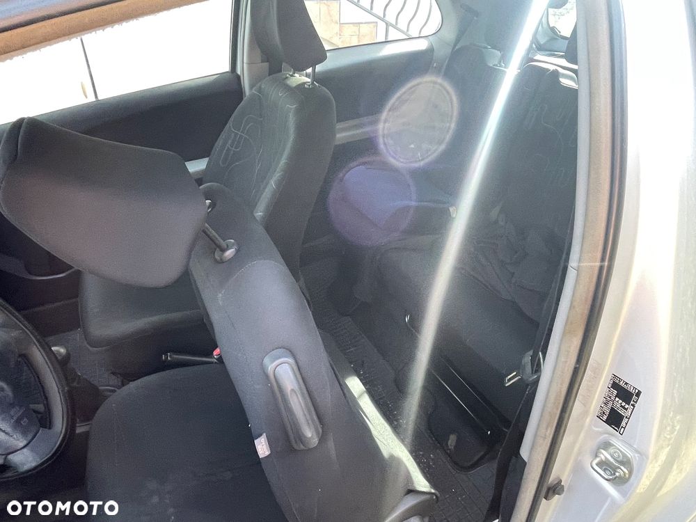 Toyota Yaris 1.0 Luna EU5 - 7