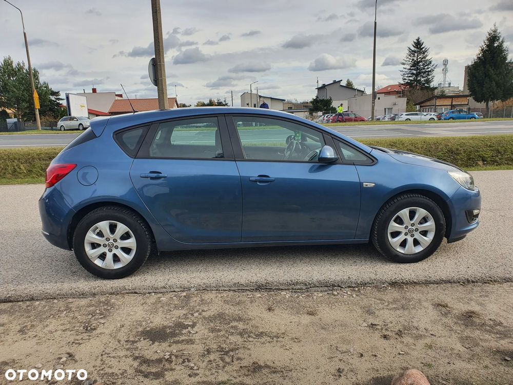 Opel Astra IV 1.4 T Cosmo - 4