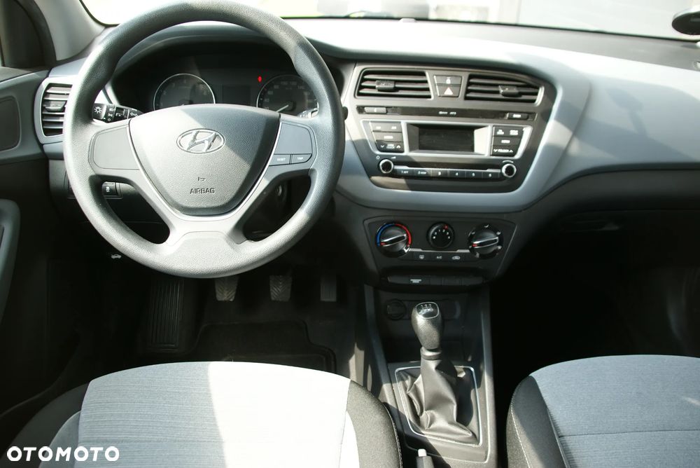 Hyundai i20 - 17