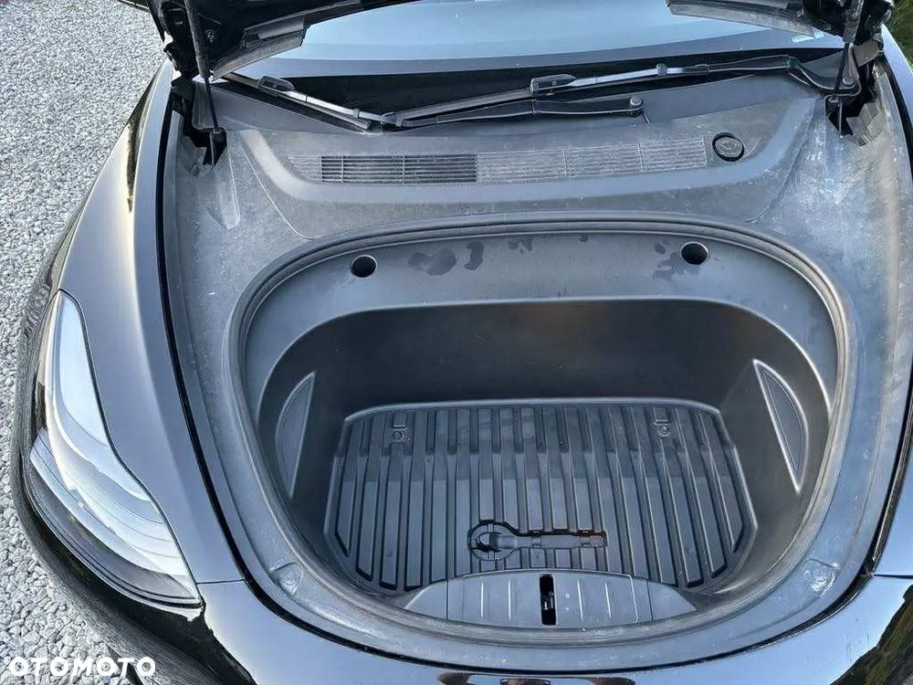 Tesla Model 3 Standard Range Plus - 9