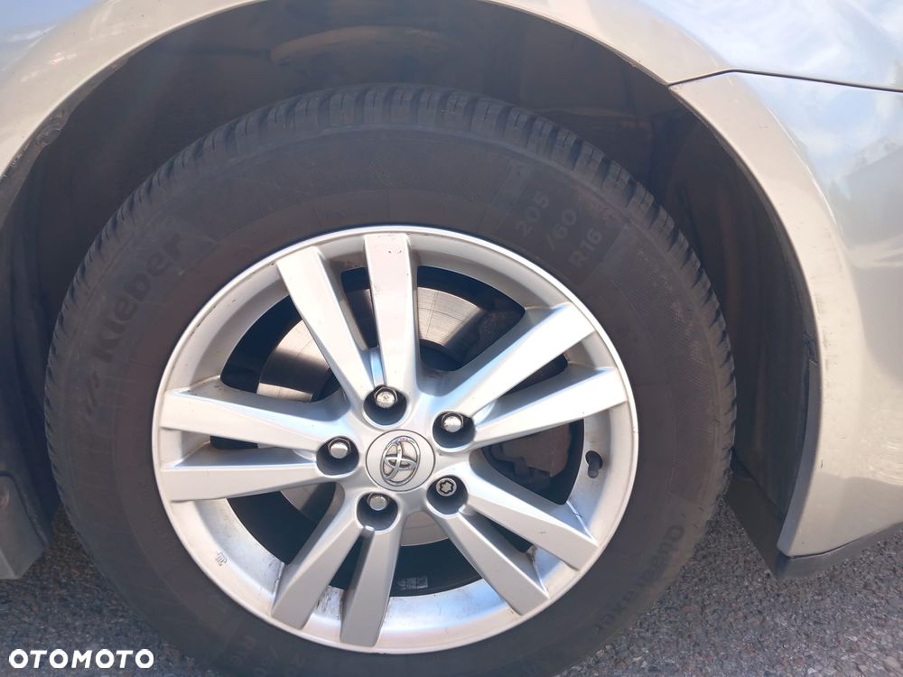 Toyota Avensis 2.0 D-4D Sol - 8
