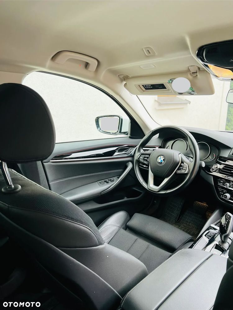 BMW Seria 5 520i GPF Sport Line sport - 9