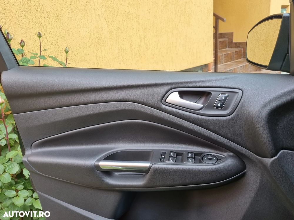 Ford Kuga 1.5 TDCi 2x4 Trend - 9