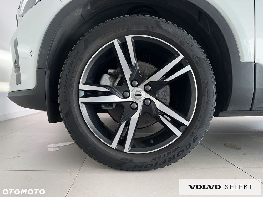 Volvo XC 40 B4 B DKG Ultra Dark - 26