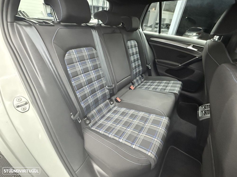 VW Golf 1.4 GTE Plug-in - 16