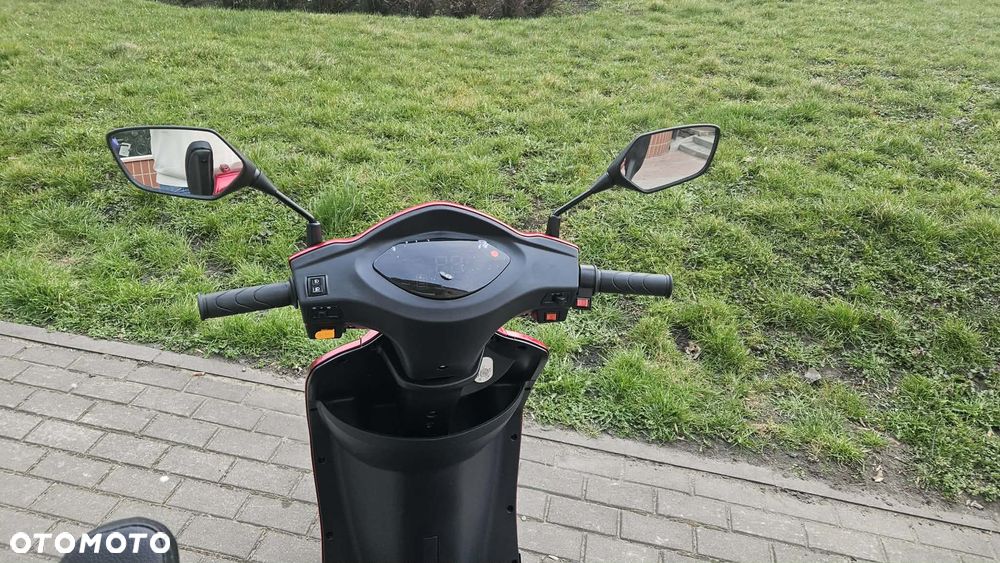 iamelectric Life - 12