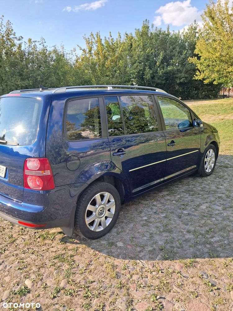 Volkswagen Touran 1.4 TSI Conceptline DSG - 5