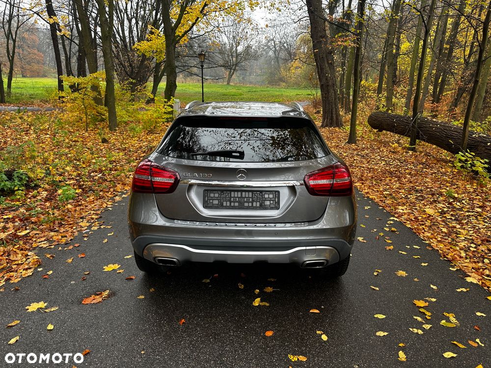 Mercedes-Benz GLA 180 7G-DCT - 7