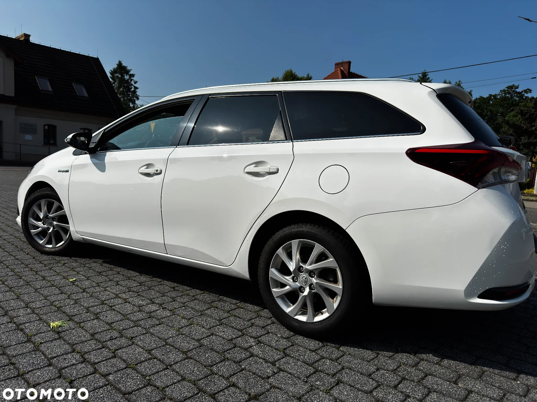 Toyota Auris 1.8 VVT-i Hybrid Automatik Edition S+ - 3