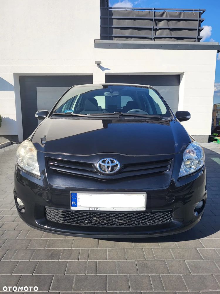 Toyota Auris 2010 photo 2