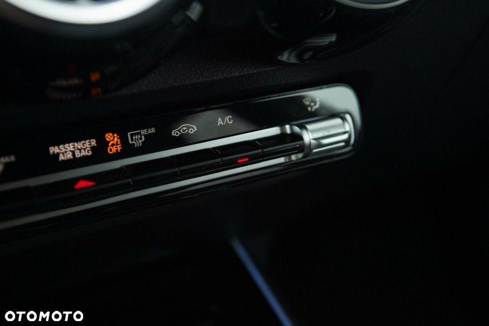 Mercedes-Benz GLB - 31