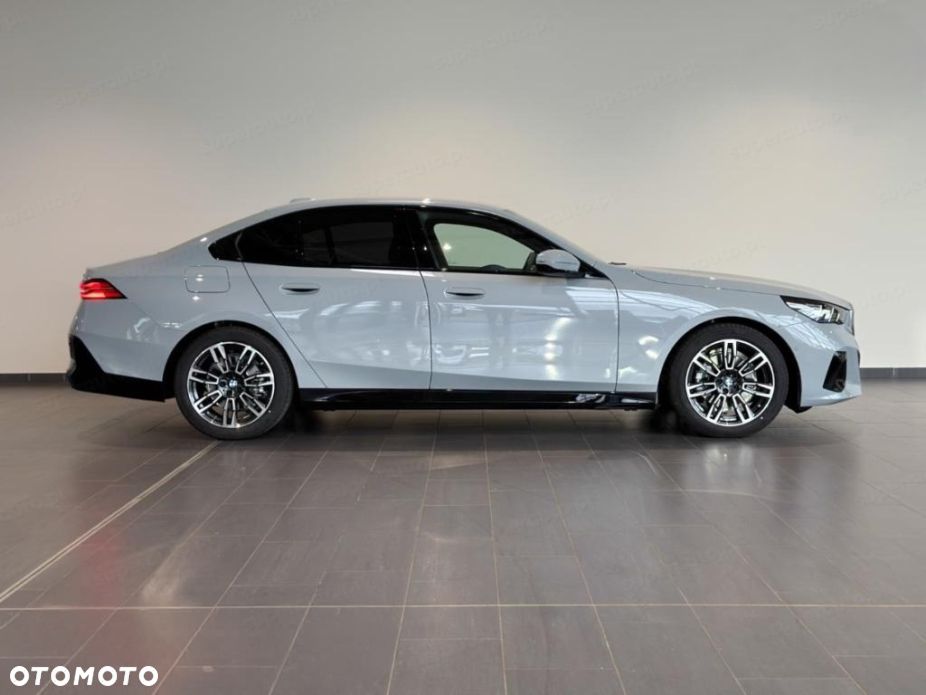 BMW Seria 5 540d xDrive mHEV M Sport - 5