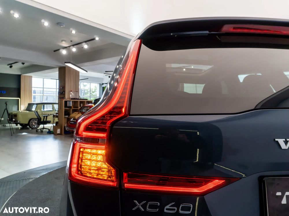Volvo XC 60 B4 D AWD Geartronic Momentum Pro - 15