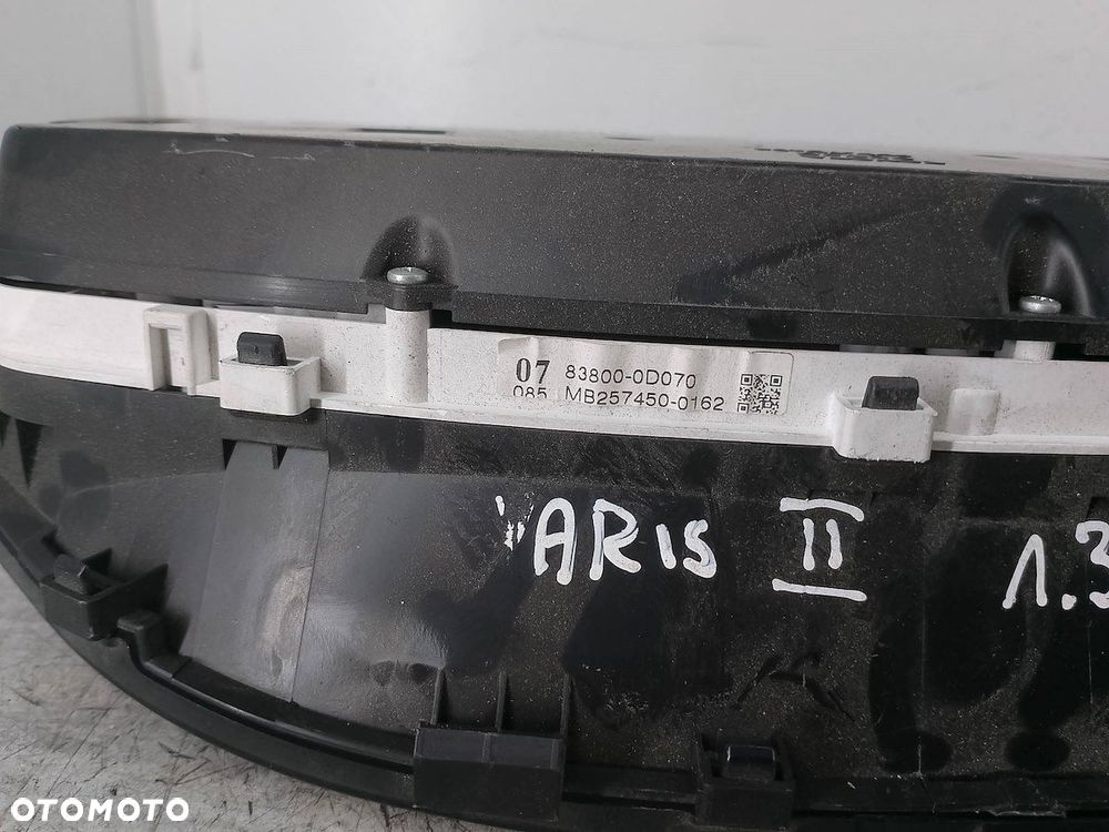 LICZNIK TOYOTA YARIS II ( 06-11 ) 83800-0D070  DENSO 1.3 16V - 4