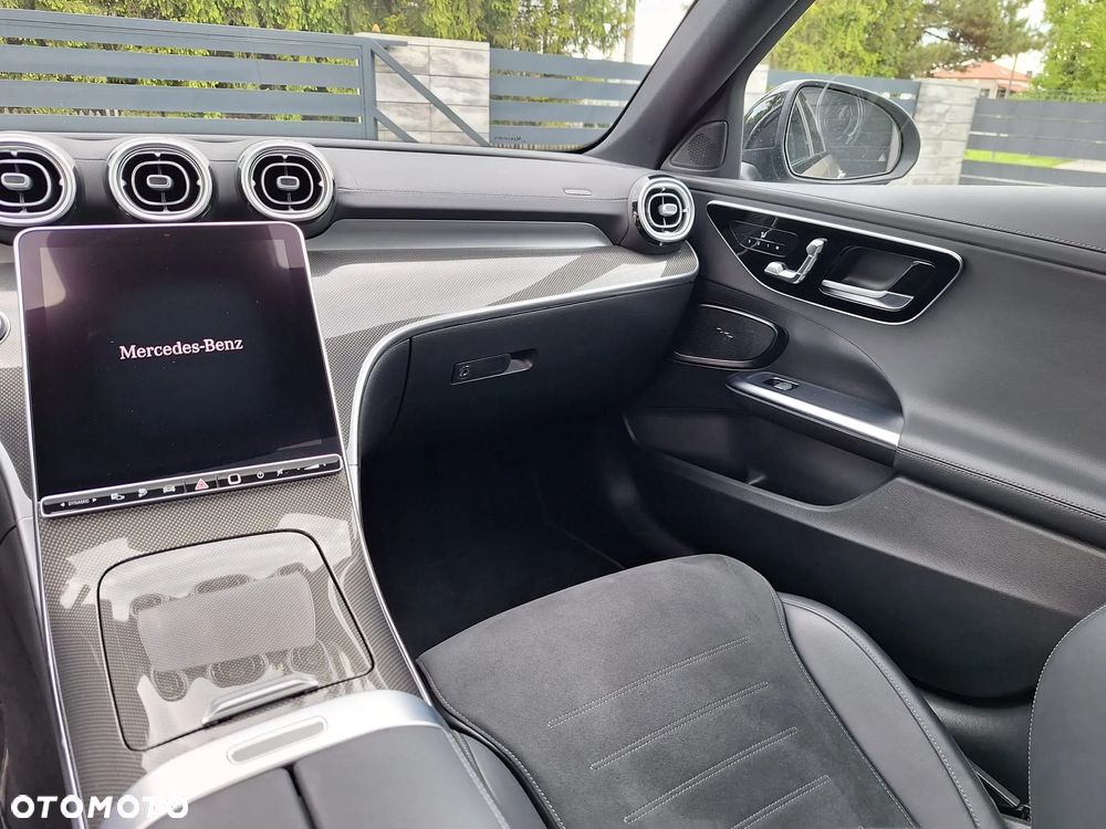 Mercedes-Benz Klasa C ver-300-e-phev-amg - 23