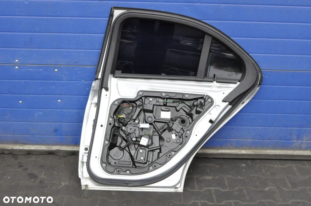 MERCEDES KLASA C W205 DRZWI PRAWY TYŁ TYLNE 775U - 10