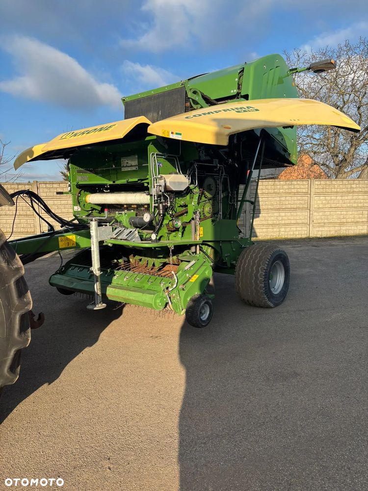 Krone Krone Comprima V150 –ISOBUS/ Zmienokomorowa/Opuszczana podłoga – 2020 –12688 Bel - 10