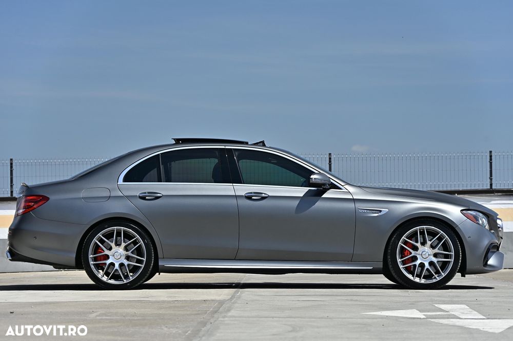 Mercedes-Benz E - 6