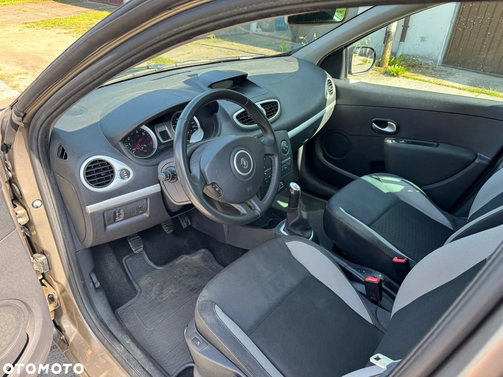 Renault Clio 1.2 16V Authentique Euro5 - 10