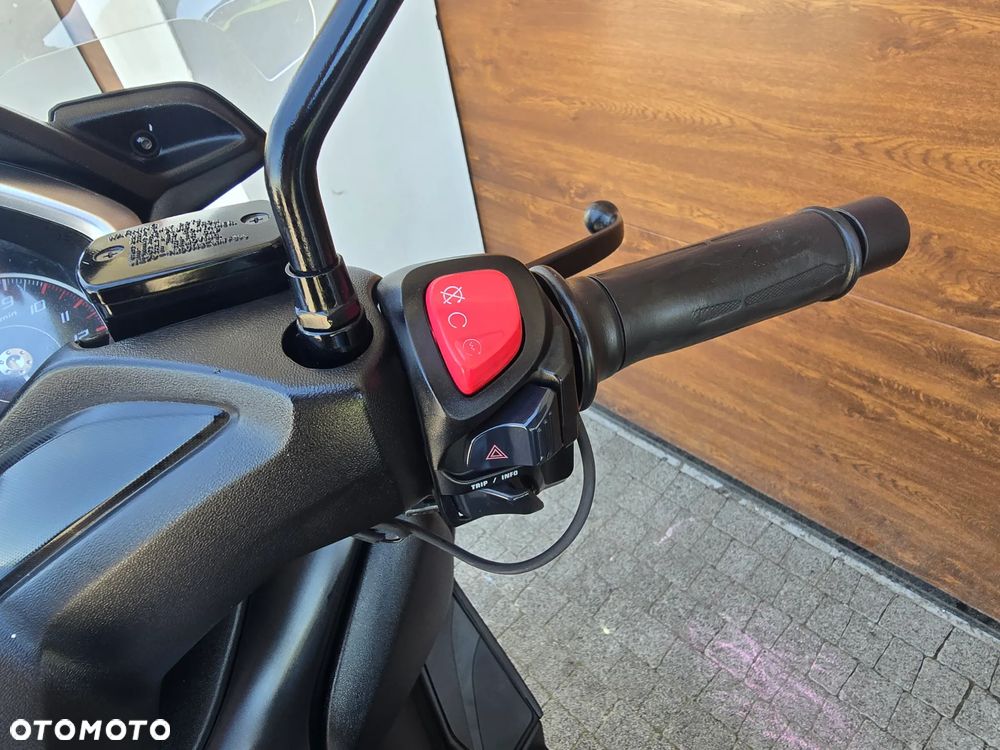 Yamaha X-max - 30