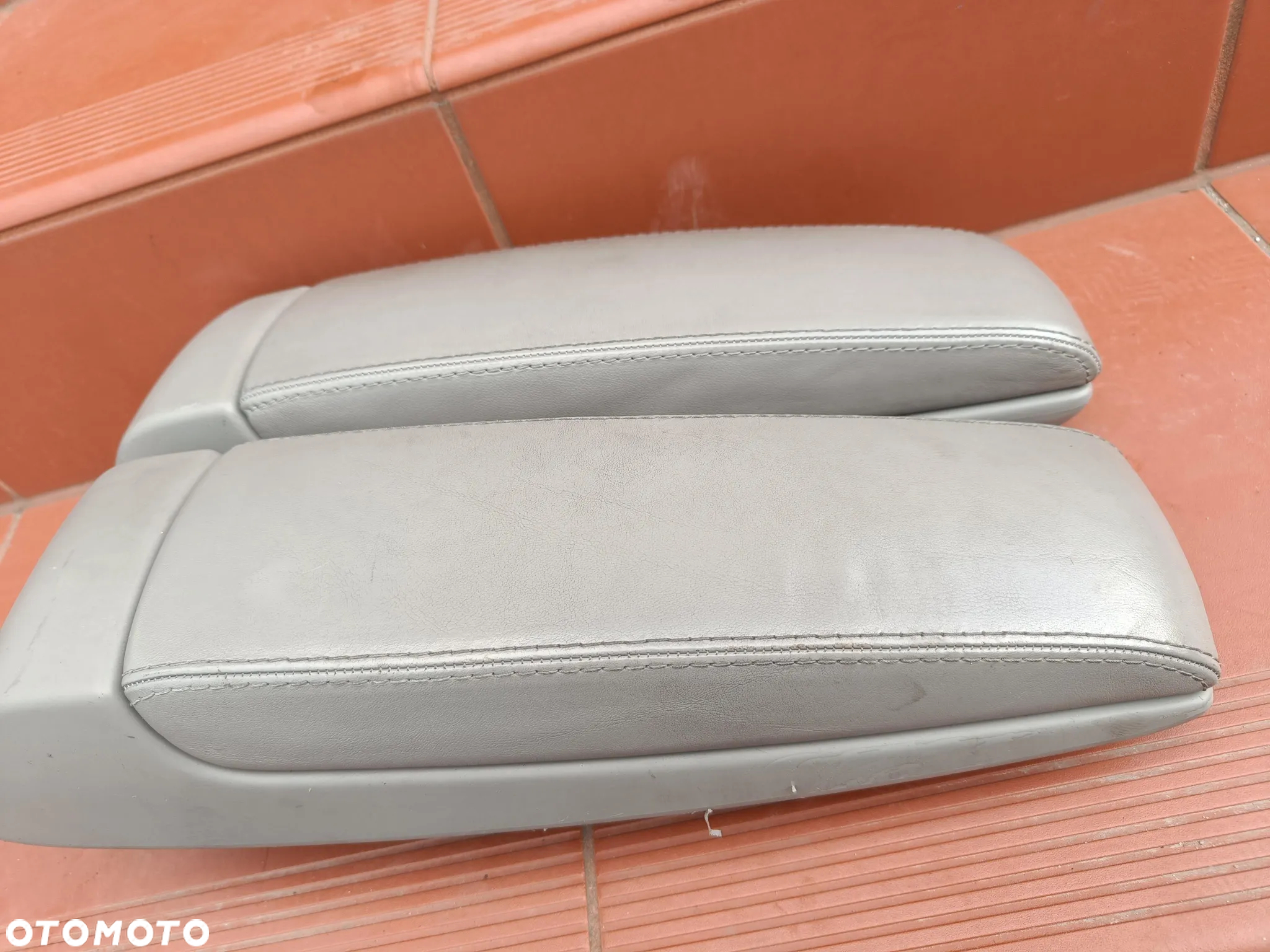 AUDI A8 D3 PODŁOKIETNIK SZARY PODWÓJNY ŁADNY - 5