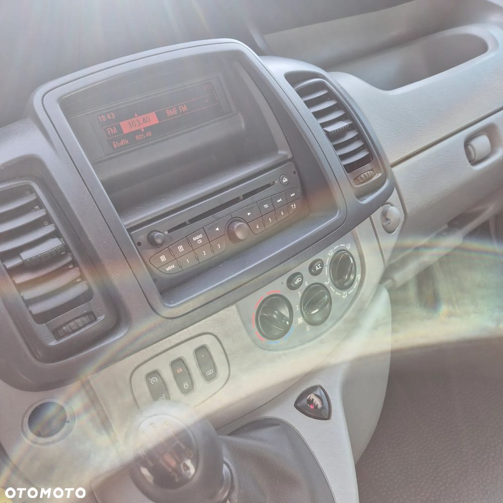Opel Vivaro - 18