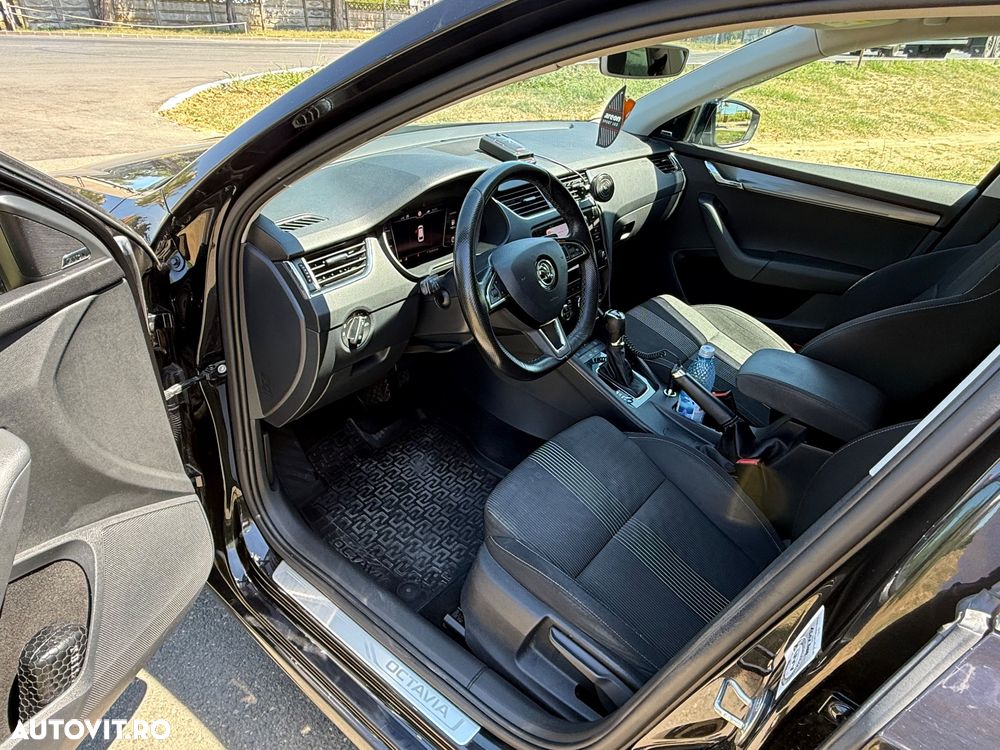 Skoda Octavia 2.0 TDI DSG Selection - 6