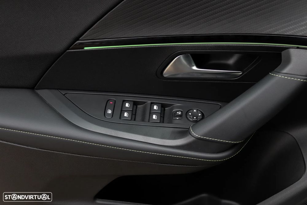 Peugeot e-2008 50 kWh GT - 29