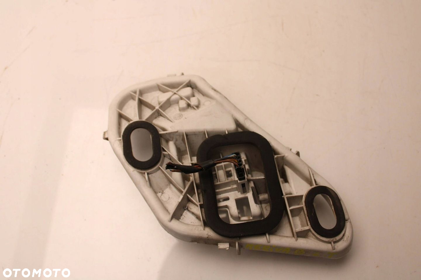 WKŁAD LAMPY GNIAZDO ŻARÓWEK LEWY TYŁ OPEL MERIVA B 2010R- 21632101 - 2