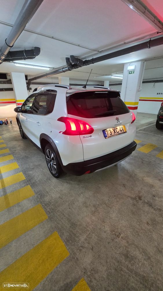Peugeot 2008 1.2 PureTech Allure - 16
